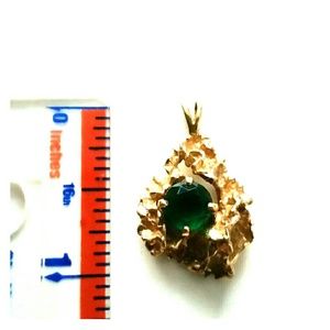 Stunning 14K Gold and Emerald Pendent